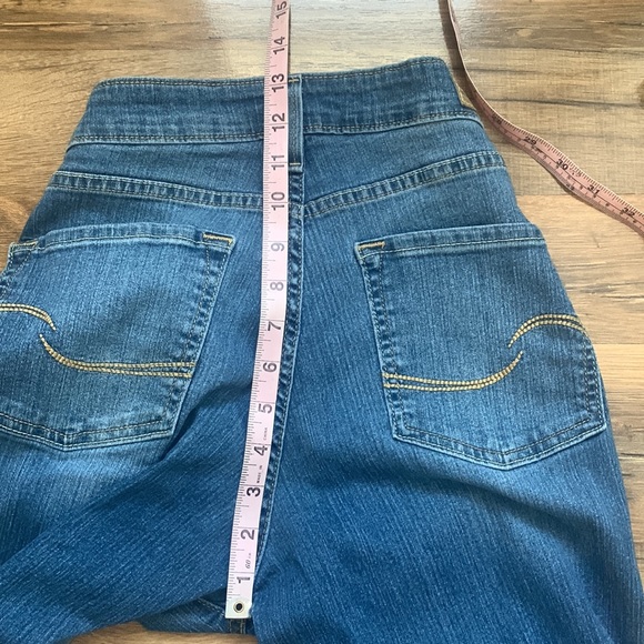 Levi Strauss  Gold  Totally Shaping Bootcut Jeans - Picture 15 of 15